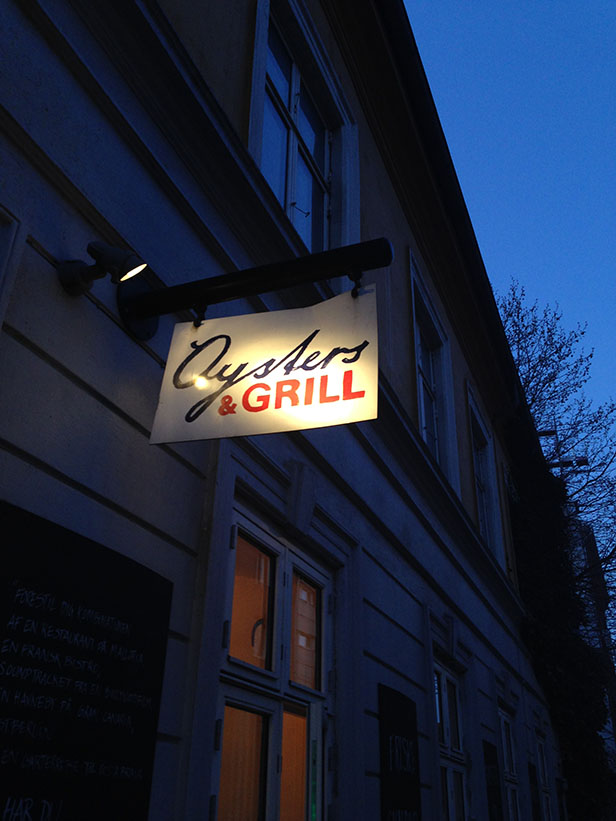 oystersandgrill-sign