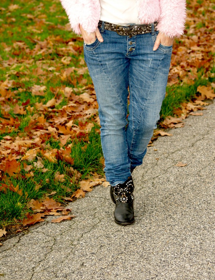 denim-hunter-jeans-isabel-marant-caleen-boots-studded-belt
