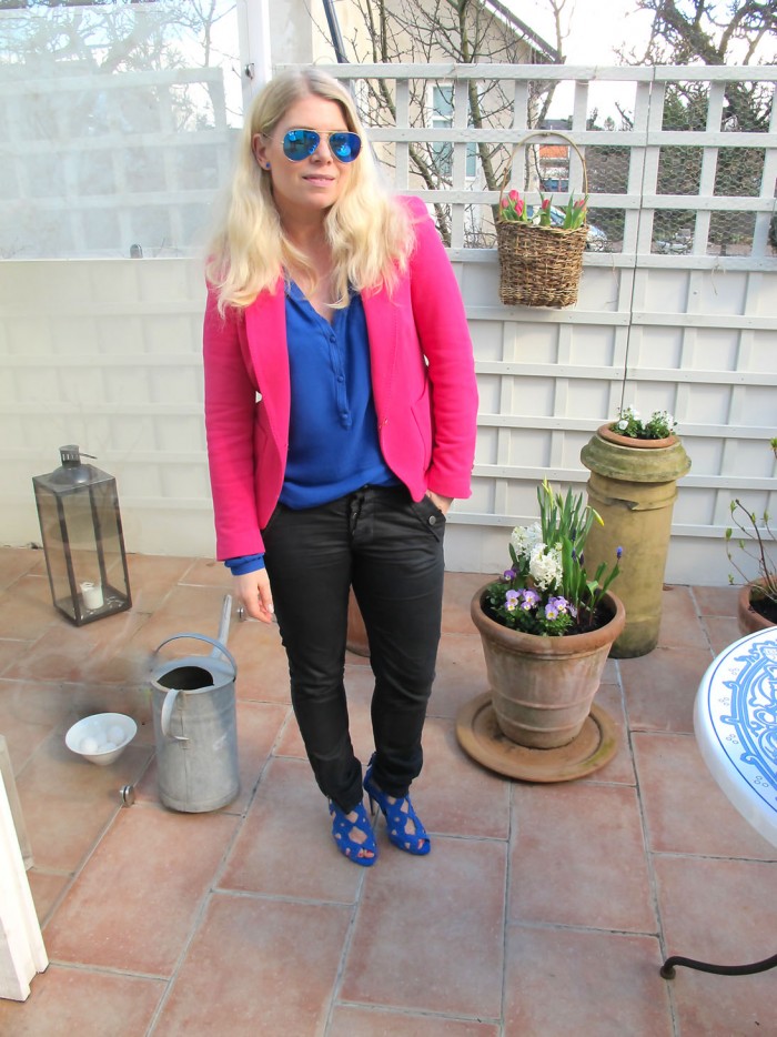 blue and pink outfit